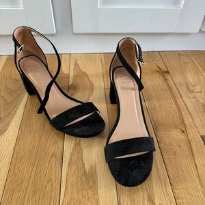 A New Day Heels 8.5